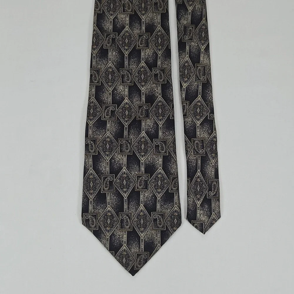 Vintage 90s Villa Bugatti Italian Silk Geometric Paisley Tie Navy Gold 3.75 x 58
